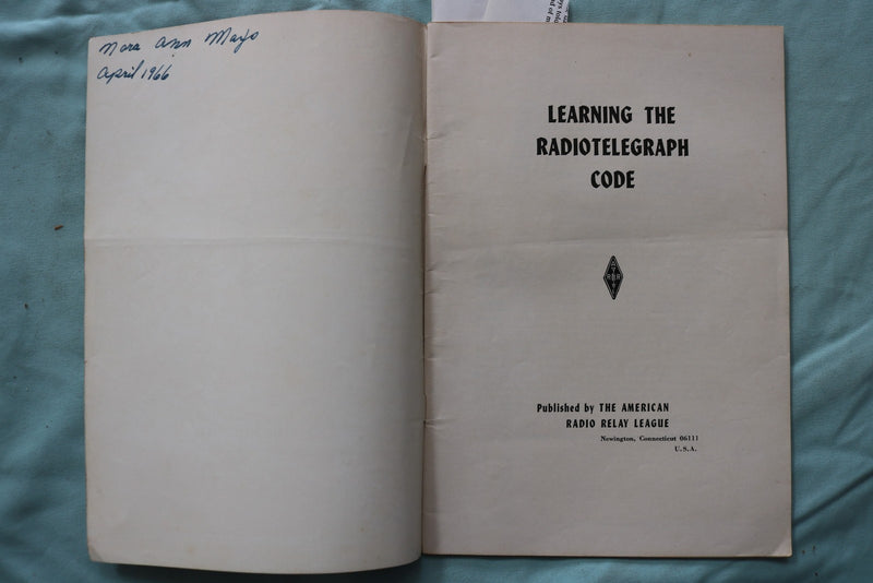 1951-1963 LEARNING THE RADIOTELEGRAPH CODE - LOT OF 2 - SOFTCOVER BOOKS - K 3264
