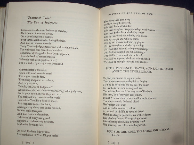 1968 PRAYER IN JUDAISM HARDCOVER BOOK BY BERNARD MARTIN - KD 8943