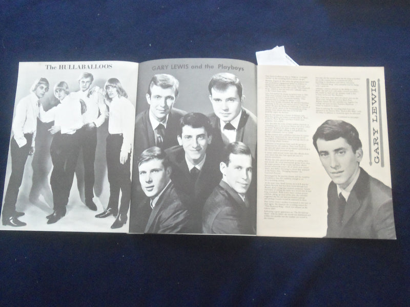 1960'S GENE PITNEY SHOWER OF STARS PROGRAM - J 8380