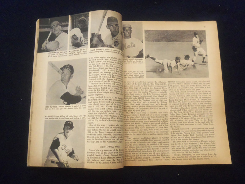 1964 STREET AND SMITH'S BASEBALL MAGAZINE - WARREN SPAHN COVER - SP 1523C