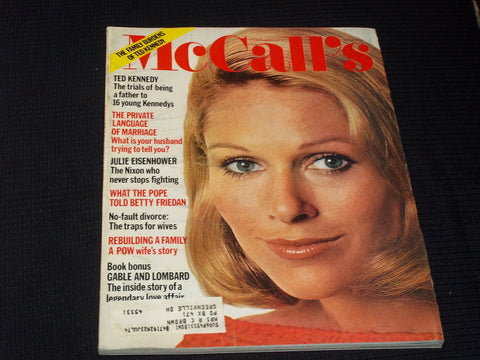1974 FEBRUARY MCCALL'S MAGAZINE - NICE FASHION FRONT COVER - E 681