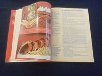1963 NOVEMBER GOOD HOUSEKEEPING MAGAZINE - NICE COVER, ARTICLES & ADS - F 252T
