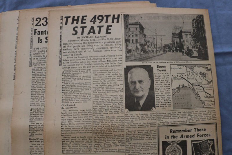 1943 NEW YORK DAILY NEWS CENTERFOLDS - WORLD WAR II - LOT OF 171 - O 3829