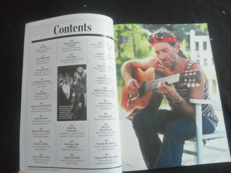 2021 MUSIC SPOTLIGHT COLLECTOR'S EDITION MAGAZINE - WILLIE NELSON - B 4077B