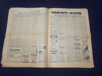 1965 JAN 17 NATIONAL INFORMER NEWSPAPER - KISSING MALE STATUES NEW FAD - NP 6913