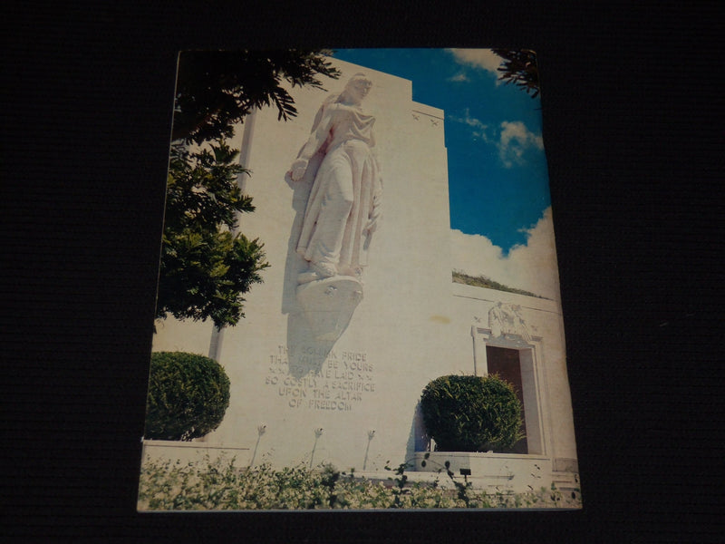 1981 PEARL HARBOR AND THE USS ARIZONA MEMORIAL PICTORIAL HISTORY BOOK - J 9907