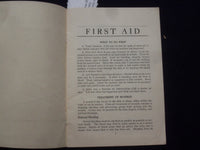1930'S FIRST AID SOFTCOVER BOOK - METROPOLITAN LIFE INSURANCE COMPANY - J 9629