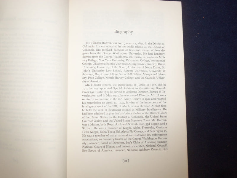 1974 MEMORIAL TRIBUTES TO J. EDGAR HOOVER HARDCOVER BOOK BY - KD 9090