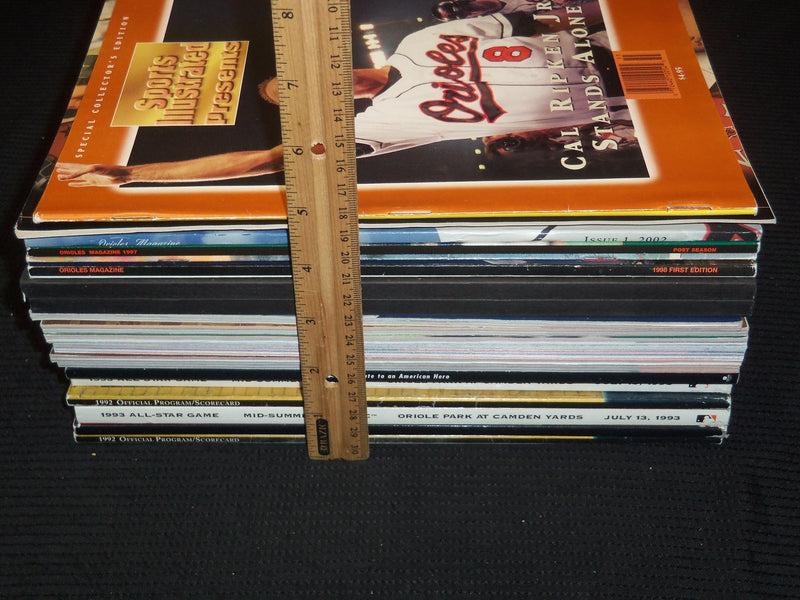 BALTIMORE ORIOLES BASEBALL PUBLICATIONS - 21 PIECES - O 3820