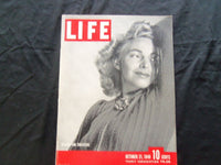 1940 OCTOBER 21 LIFE MAGAZINE - SWEATERS IN FASHION - L 205