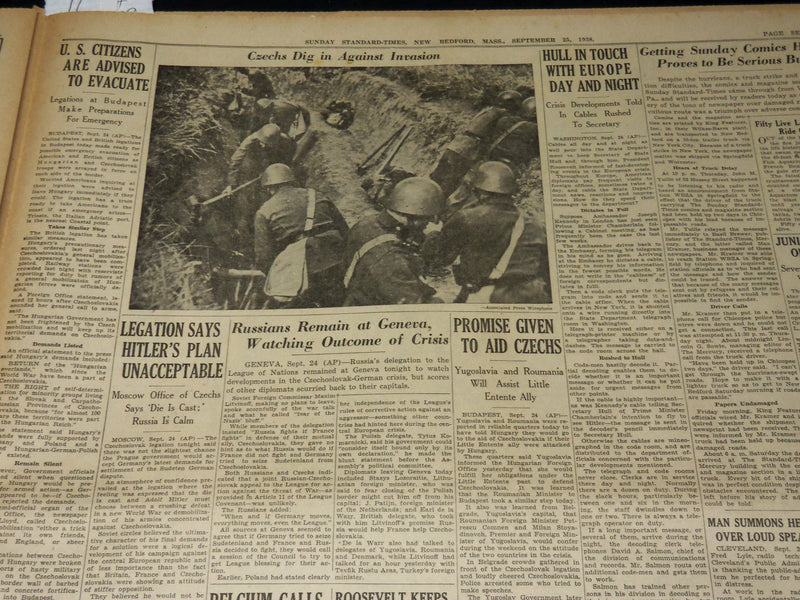 1938 SEPT 25 NEW BEDFORD STANDARD TIMES NEWSPAPER - TRAFFIC TO STORM - NT 8913