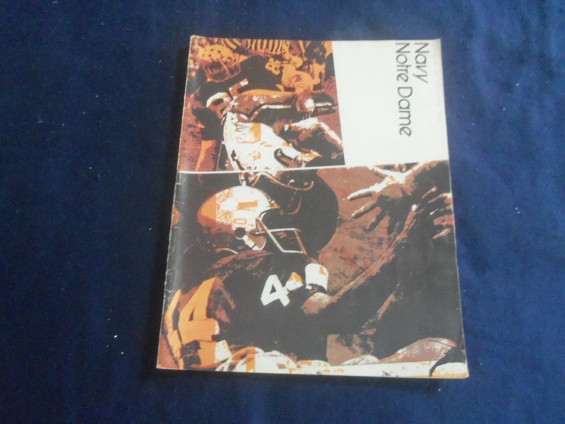 1971 OCTOBER 30 FOOTBALL PROGRAM - NOTRE DAME UNIVERSITY VS NAVY - SP 1213B