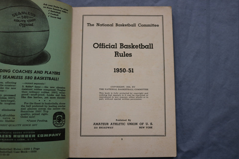 1950-1952 AAU BASKETBALL GUIDES - LOT OF 2 - O 3844