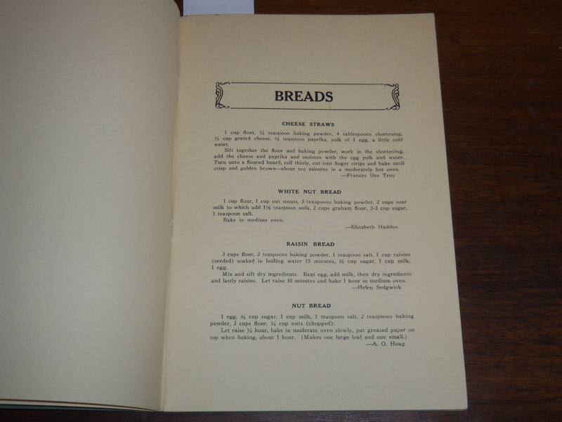 1929 THE GLEBE HOUSE AT POUGHKEEPSIE SOFTCOVER BOOK - K 1094