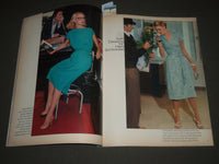 1977 JANUARY/FEBRUARY VOGUE PATTERNS MAGAZINE - FASHION - SP 5802