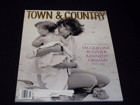 1994 JULY TOWN & COUNTRY MAGAZINE - JACKIE KENNEDY FRONT COVER - E 13396