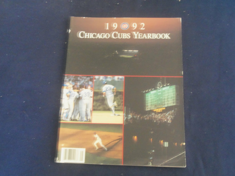 1992 CHICAGO CUBS YEARBOOK - ST 3398Y