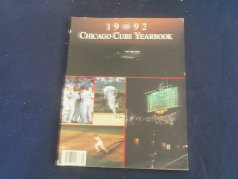 1992 CHICAGO CUBS YEARBOOK - ST 3398Y
