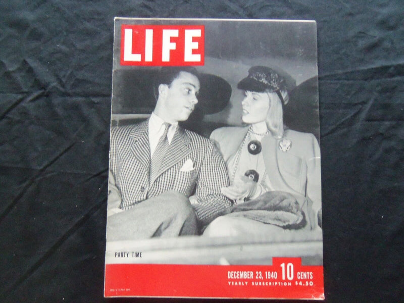 1940 DECEMBER 23 LIFE MAGAZINE - COUPLE DRESSED FOR A PARTY - L 214