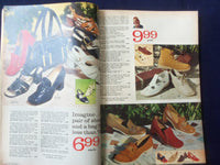 1971 EATON'S SUMMER SALE AND ITEMS OF SEASONAL INTEREST CATALOG - R 98N