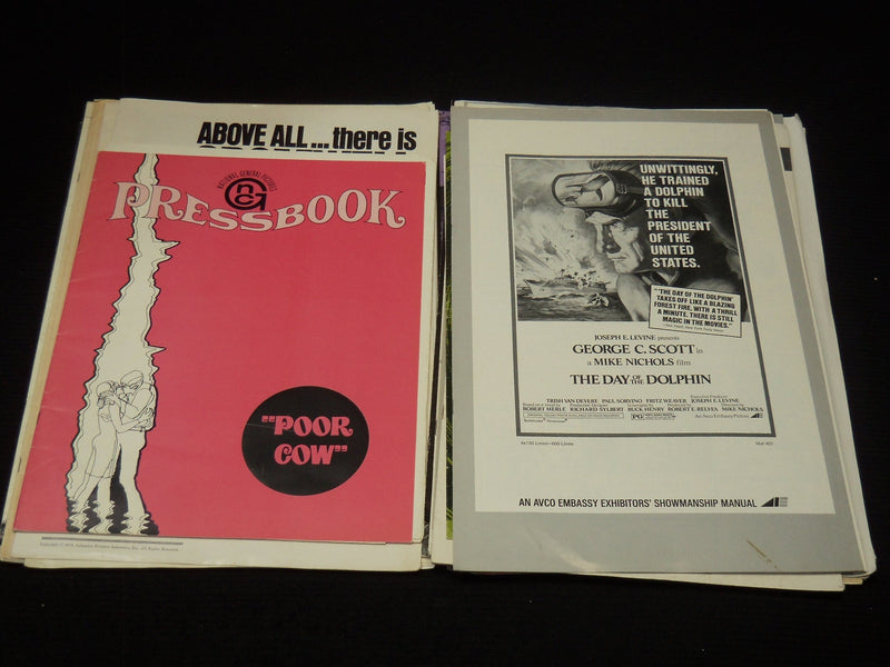 1970'S ASSORTED MOVIE PRESSBOOKS LOT OF 33 - O 3808