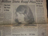 1963 DEC 4 CHICAGO'S AMERICAN NEWSPAPER - LBJ TO CUT BUDGET $3 BILLION - NP 8051