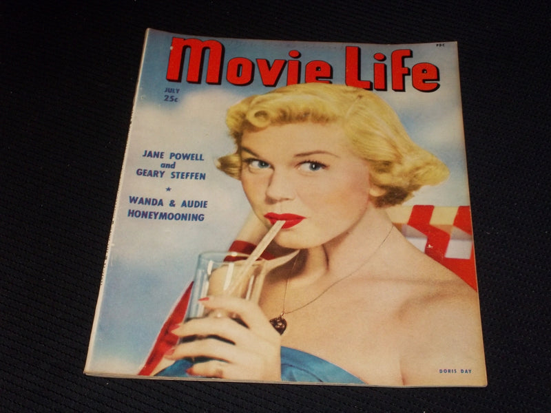 1949 JULY MOVIE LIFE MAGAZINE - DORIS DAY FRONT COVER - E 1382