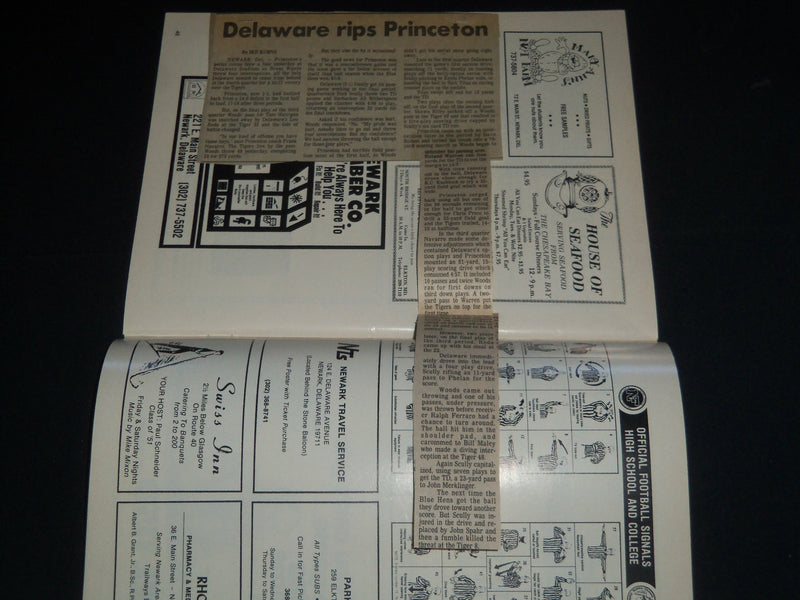 1982 SEPTEMBER 25 DELAWARE VS. PRINCETON FOOTBALL PROGRAM & MEDIA KIT - J 4136