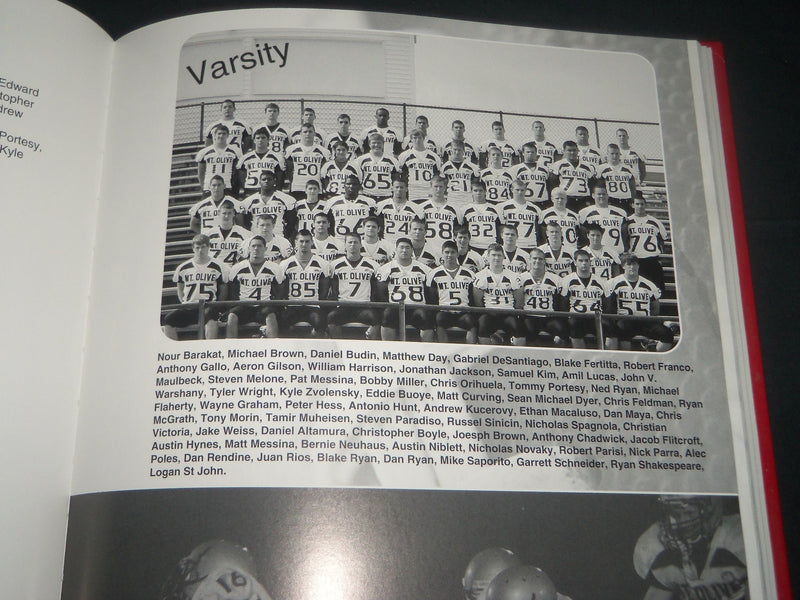 2010 MEMINISSE MT. OLIVE HIGH SCHOOL YEARBOOK - FLANDERS NEW JERSEY - YB 1626