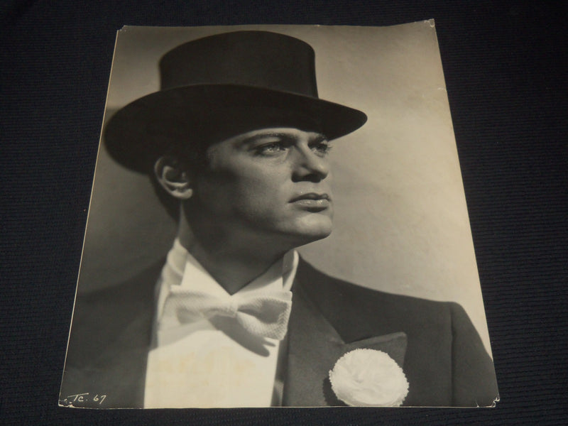 1950'S TONY CURTIS PUBLICITY PHOTO - 15 1/2 x 19 1/2 - #194