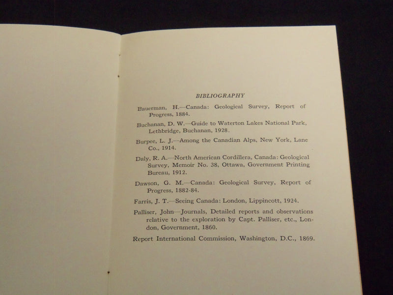 1930 WATERTON LAKES PARK POCKET GUIDE BOOK - NICE PHOTOS - J 8529