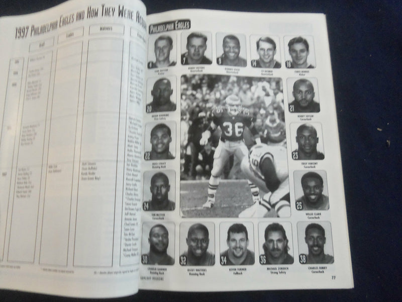 1997 DEC 7 GAMEDAY MAGAZINE- PHILADELPHIA EAGLES VS NEW YORK GIANTS - F 250W