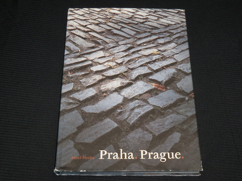 2004 PRAHA - PRAGUE HARDCOVER BOOK BY PAVEL STECHA - CZECH - R 715S