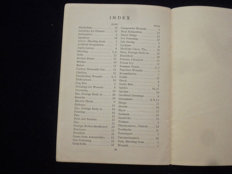 1930'S FIRST AID SOFTCOVER BOOK - METROPOLITAN LIFE INSURANCE COMPANY - J 9629