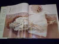 1992 OLD FASHIONED DOLLS AND TOYS BOOK BY BETTER HOMES & GARDEN - CRAFT - KD 539