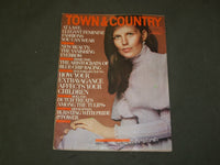 1971 MAY TOWN & COUNTRY MAGAZINE - MRS. JOHN C. MOORE III - B 5040