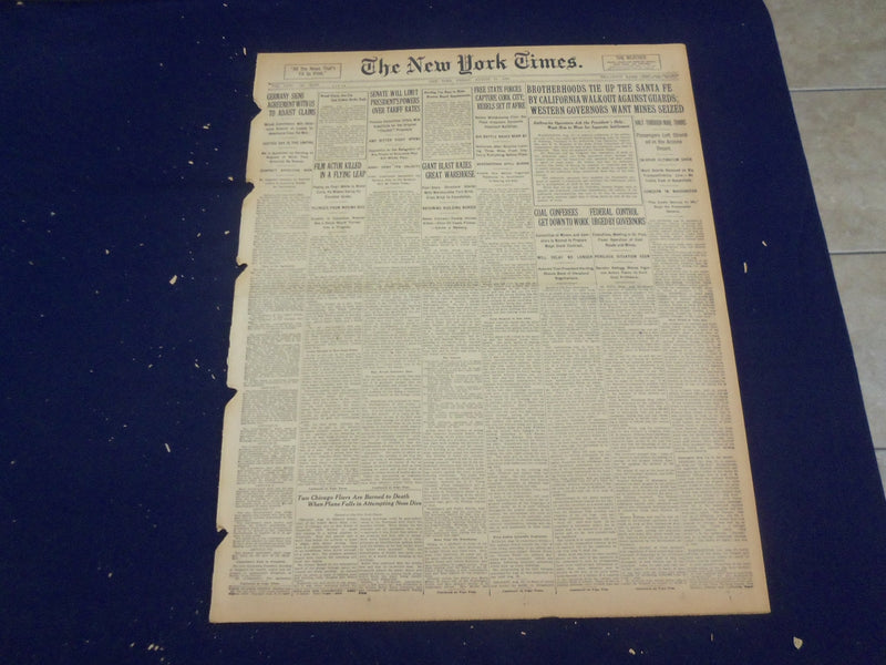 1922 AUGUST 11 NEW YORK TIMES - BROTHERHOODS TIE UP THE SANTA FE - NT 8369