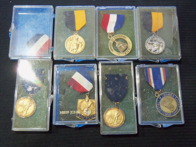 1970'S SWIMMING MEDALS - 30 MEDALS - COLUMBIA - J 4999G