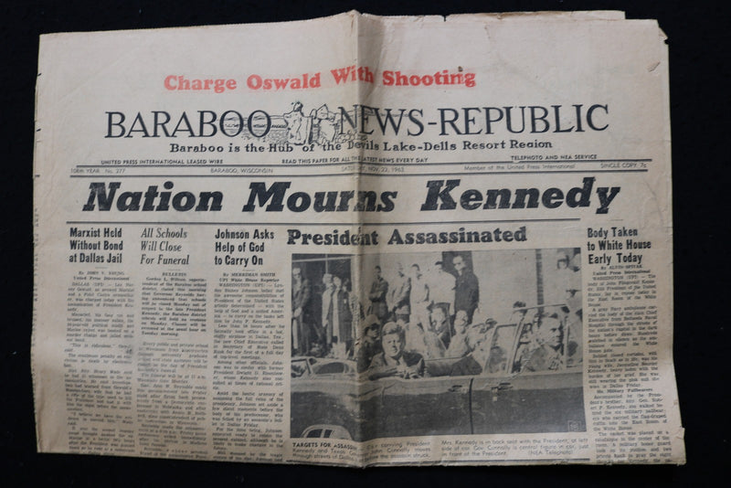 1963 NOVEMBER 23 BARABOO NEWS REPUBLIC NEWSPAPER - NATION MOURNS KENNEDY- K 2942