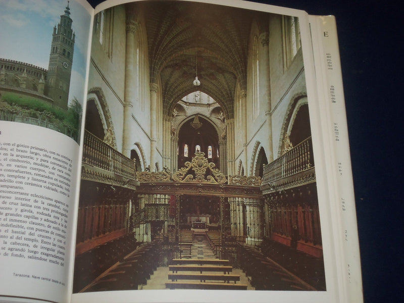1983 CATEDRALES DE ESPANA SPANISH BOOK BY PEDRO NAVASCUES PALACIO - KD 1982