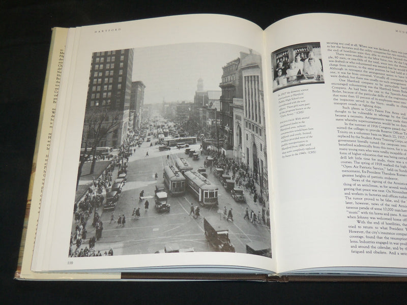 1982 HARTFORD AN ILLUSTRATED HISTORY HARDCOVER BOOK BY GLENN WEAVER - KD 6017
