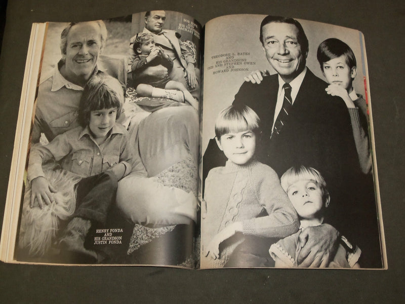 1971 MAY TOWN & COUNTRY MAGAZINE - MRS. JOHN C. MOORE III - B 5040