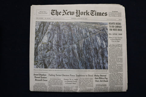 2024 JANUARY 22 NEW YORK TIMES -DESANTIS DECIDES TO END CAMPAIGN FOR WHITE HOUSE