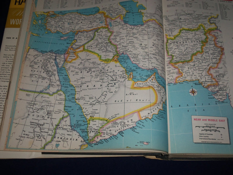 1969 HAMMOND'S MEDALLION WORLD ATLAS - GREAT COLOR MAPS - 11.5