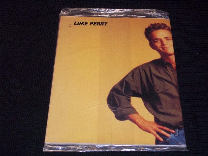 1991 SPLICE MAGAZINE - LUKE PERRY FREE POSTER INSIDE - E 13634