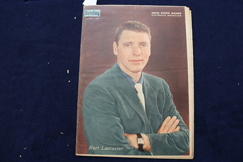 1957 DEC 1 SUNDAY NEWS COLOROTO MAGAZINE - LANCASTER- FOOTBALL-GIFFORD - E 22796