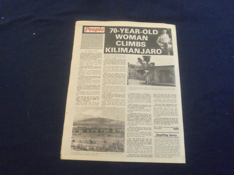 1974 NOVEMBER 17 MODERN PEOPLE NEWSPAPER- CARRADIN: I HAVE DRUG PROBLEM- NP 5685