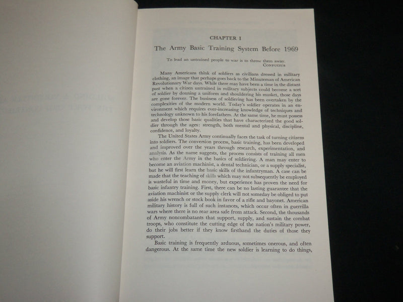 1975 BUILDING A VOLUNTEER ARMY FORT ORD CONTRIBUTION SOFTCOVER BOOK - KD 6670