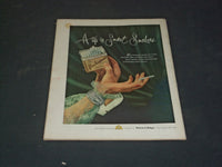 1952 AUGUST 23 THE NEW YORKER MAGAZINE - ILLUSTRATED COVER - NY 917
