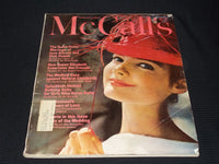 1962 JUNE MCCALL'S MAGAZINE - NICE FASHION FRONT COVER - E 20228